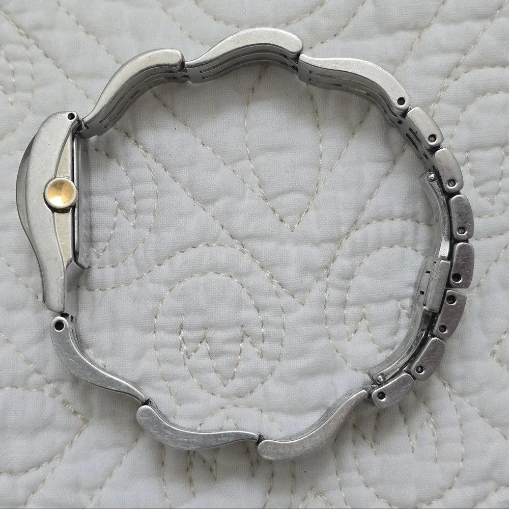 Vintage Seiko Rivoli Ladies Watch Two Tone Dainty 2E20-0AP0 Classic Elegant